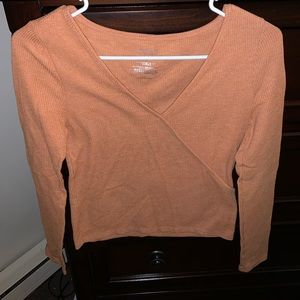 Cropped long sleeve top